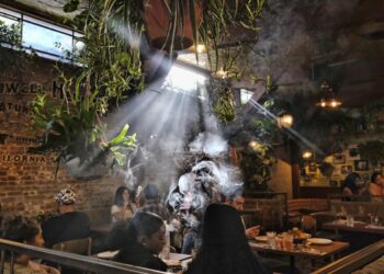 New California Law Allows ‘Amsterdam Style’ Cannabis Cafe Expansions